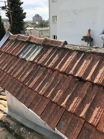 Toiture avant intervention, Changement complet de couverture en tuiles à Pessac