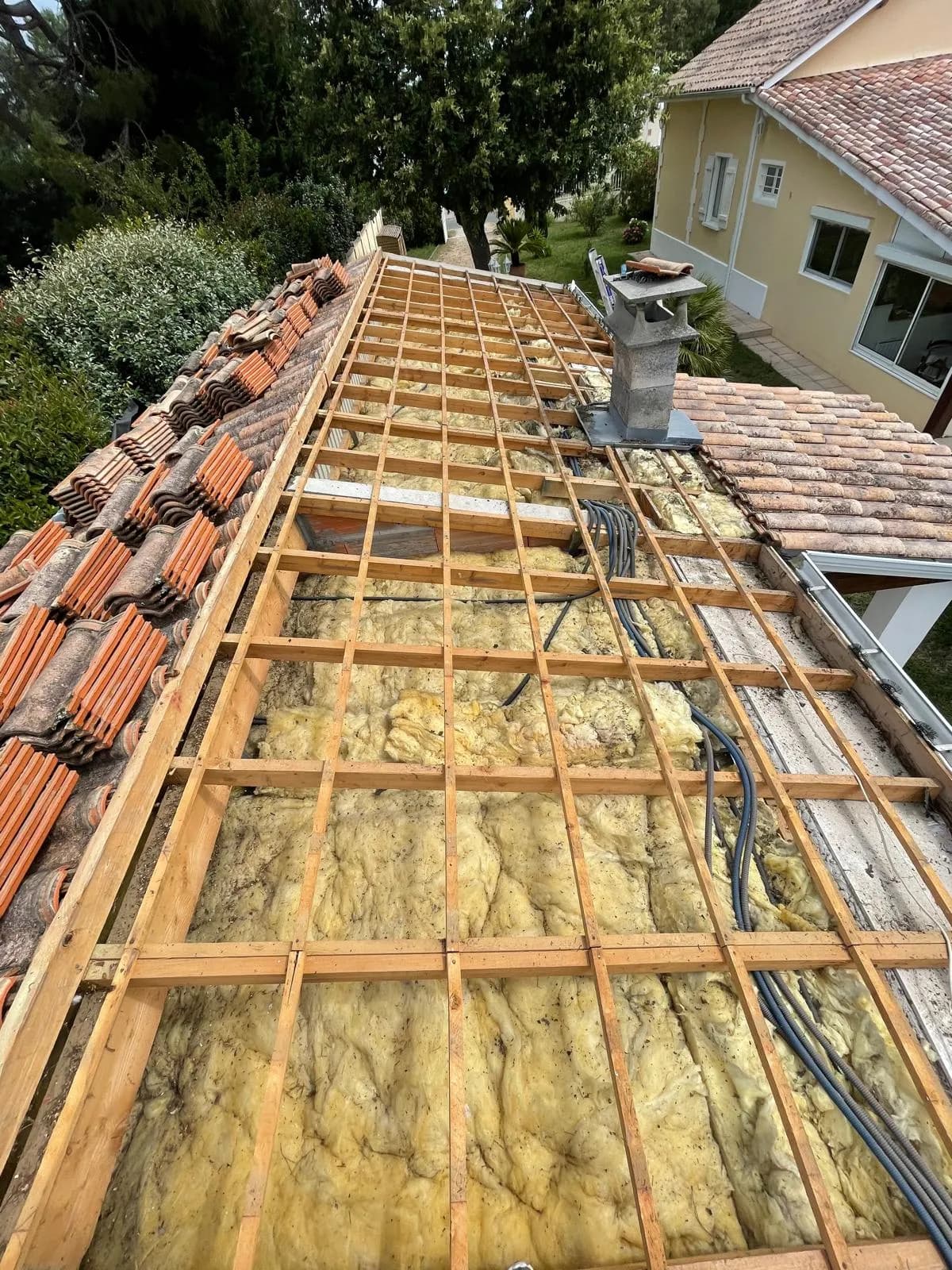 Toiture avant intervention, Pose d’un pare-pluie sous couverture tuile à Lanton